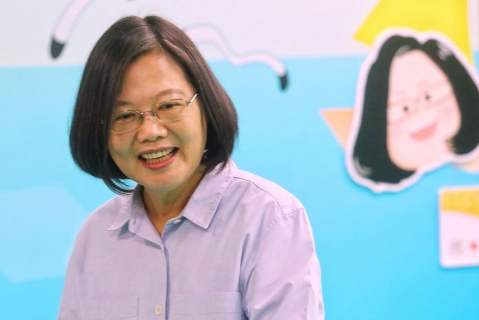 La présidente Tsai Ing-wen (蔡英文) a promis d’étendre l’allocation mensuelle de 6000 dollars taiwanais (environ 180 euros) aux enfants de deux à trois ans non scolarisés dans le public (Image : CNA)