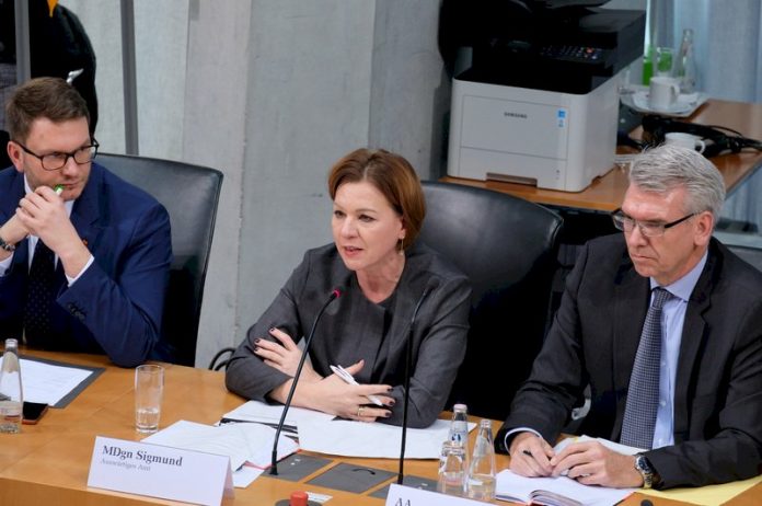 Petra Sigmund, directrice de la division Asie-Pacifique du ministère des Affaires étrangères (photo CNA)